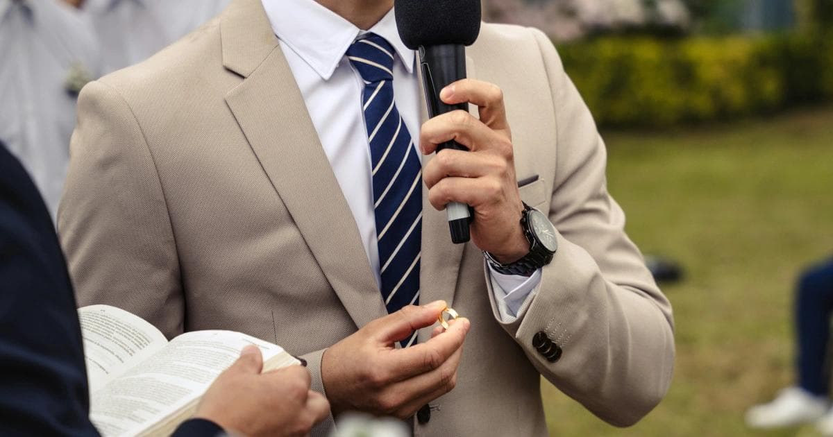 How to Write a Groom's Speech That Lands